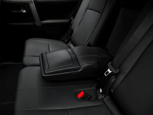 Used 2020 Toyota 4Runner SR5 Premium w/ Moonroof Package AWD/4WD image 38