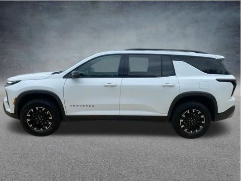 Used 2024 Chevrolet Traverse Z71 AWD/4WD image 2