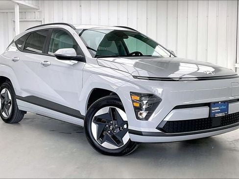 Certified 2024 Hyundai Kona SEL FWD image 1