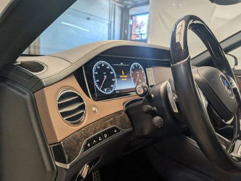 Used 2017 Mercedes-Benz S 550 Sedan image 16