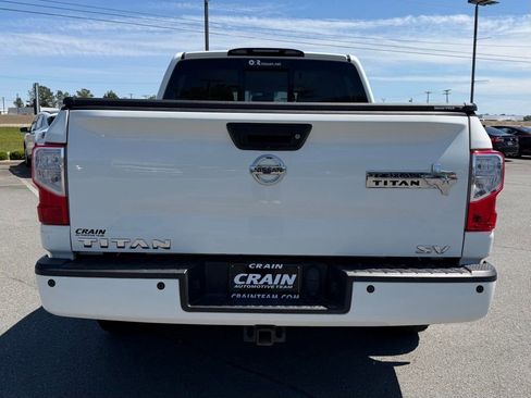 Used 2018 Nissan Titan SV w/ SV Convenience Package RWD image 6