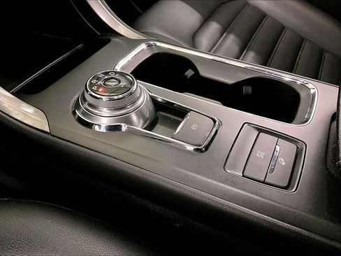 Used 2019 Ford Fusion SEL image 16
