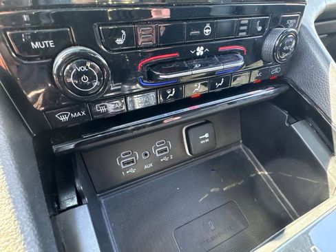 Used 2023 Jeep Grand Cherokee Altitude AWD/4WD image 25