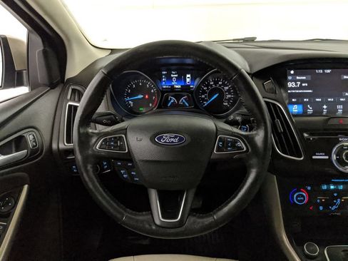 Used 2017 Ford Focus Titanium FWD image 10