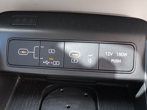 Used 2024 Hyundai Kona Limited FWD image 22
