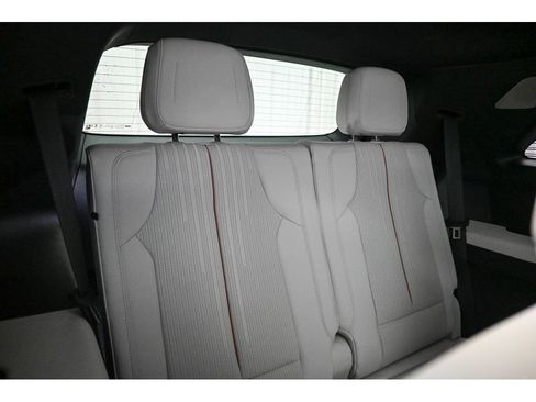 New 2026 Cadillac Vistiq Sport image 19