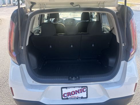 Used 2024 Kia Soul LX w/ Option Group 015 FWD image 18