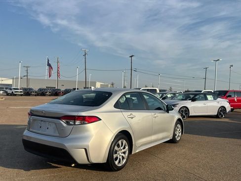 Used 2025 Toyota Corolla LE FWD image 21