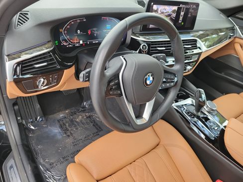 Certified 2023 BMW 530i w/ Premium Package RWD image 14