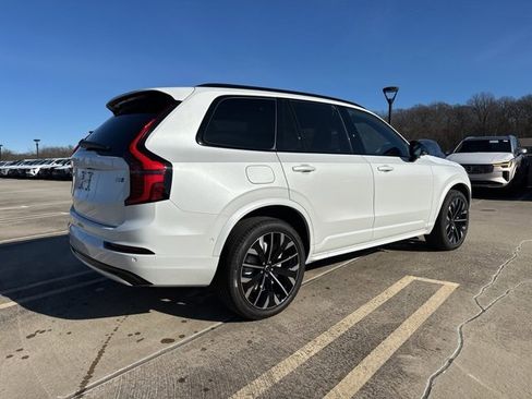New 2026 Volvo XC90 B6 Ultra image 7