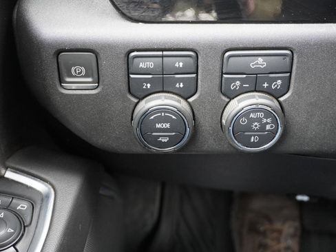 Used 2022 Chevrolet Silverado 1500 RST image 10