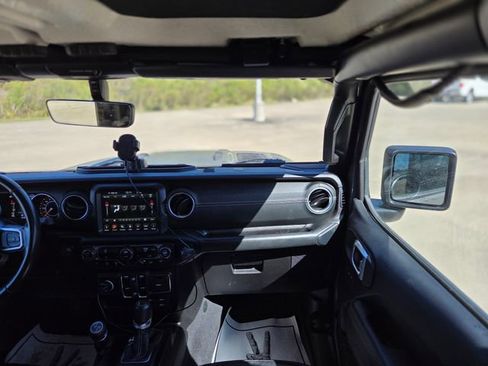 Used 2018 Jeep Wrangler Unlimited Sahara w/ Quick Order Package 24M Moab image 19