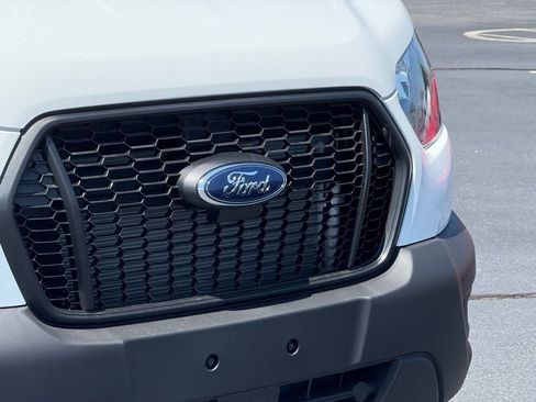 New 2025 Ford Transit 250 148 Medium Roof image 4
