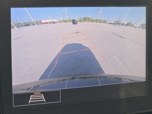 Used 2020 Chevrolet Traverse LT FWD image 5