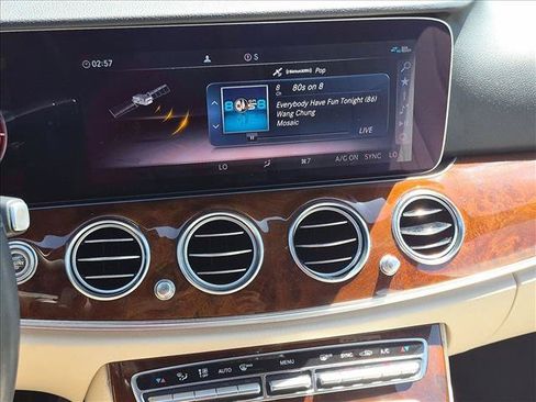 Used 2019 Mercedes-Benz E 300 4MATIC image 8