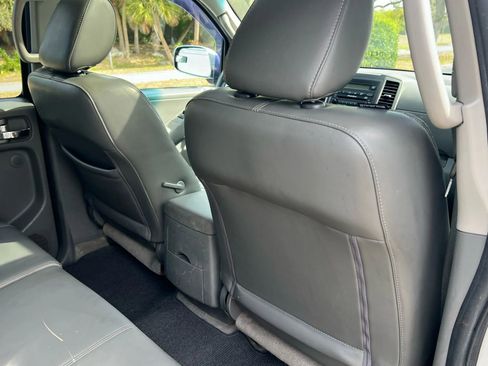 Used 2012 Nissan Frontier SL w/ Moonroof Pkg image 22