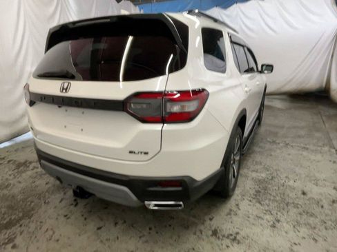 Used 2025 Honda Pilot Elite image 6
