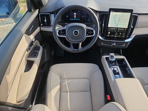 New 2026 Volvo XC90 B6 Plus w/ Protection Package Premier AWD/4WD image 9