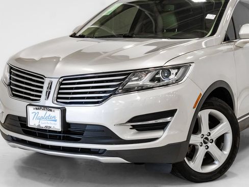 Used 2017 Lincoln MKC Premiere FWD image 2