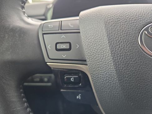 Used 2025 Toyota Camry XSE FWD image 21