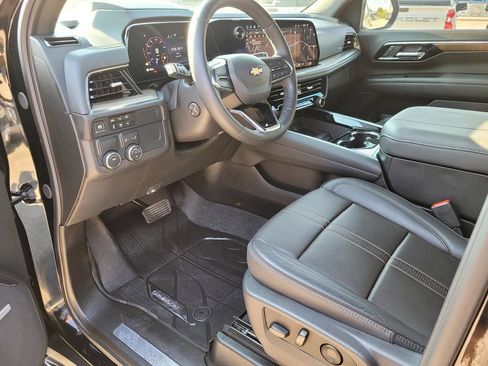 Used 2026 Chevrolet Tahoe High Country RWD image 2