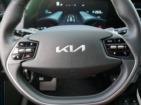 Certified 2023 Kia EV6 GT-Line AWD/4WD image 25