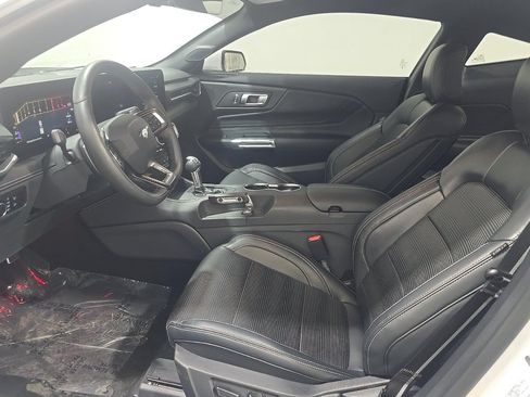 Used 2025 Ford Mustang GT Premium w/ GT Performance Package RWD image 7