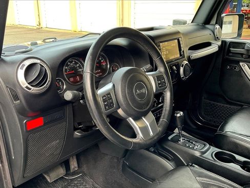 Used 2016 Jeep Wrangler Unlimited Rubicon image 13