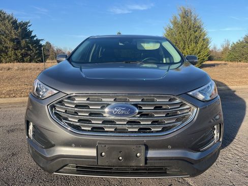 Used 2024 Ford Edge Titanium image 2