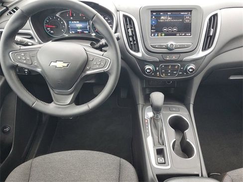 Certified 2024 Chevrolet Equinox LT image 12