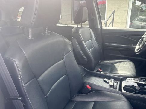 Used 2016 Honda Pilot Touring image 11