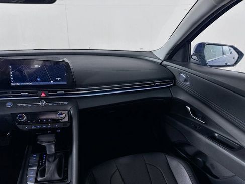 Used 2023 Hyundai Elantra Limited image 25