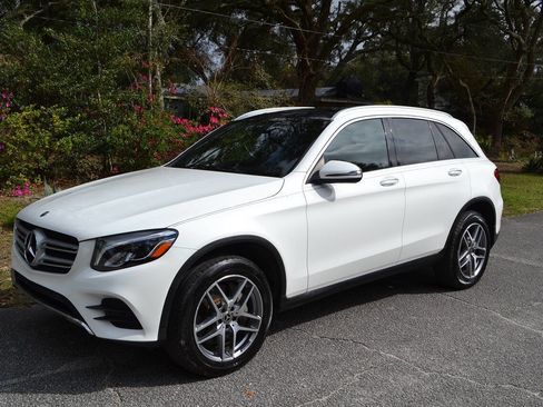 Used 2019 Mercedes-Benz GLC 300 w/ AMG Line image 36