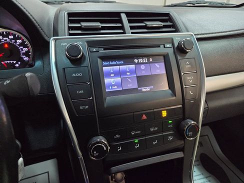 Used 2016 Toyota Camry SE FWD image 24
