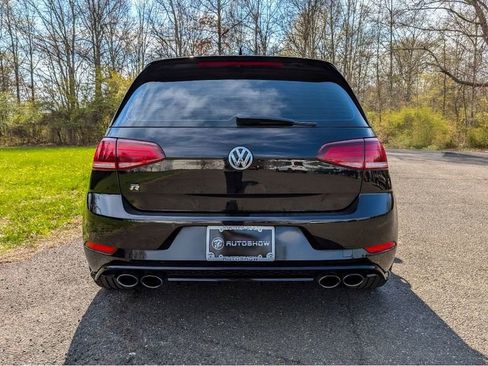 Used 2018 Volkswagen Golf R 4-Door AWD/4WD image 6