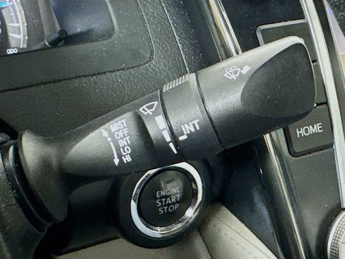 Used 2014 Toyota Camry XLE image 14