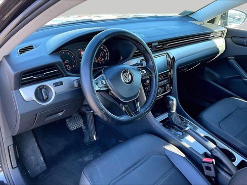 Used 2021 Volkswagen Passat 2.0T SE image 12