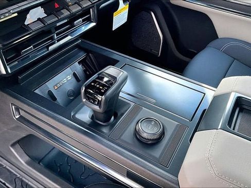 New 2026 GMC Hummer EV SUV w/ LPO, Dark Essentials Package image 8