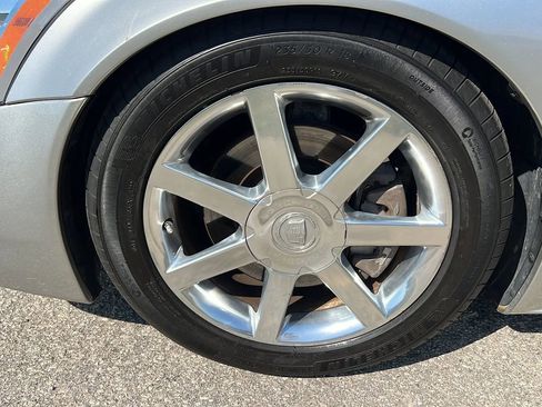 Used 2005 Cadillac XLR RWD image 24