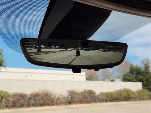 Used 2022 GMC Yukon XL Denali w/ Denali Ultimate Package image 17