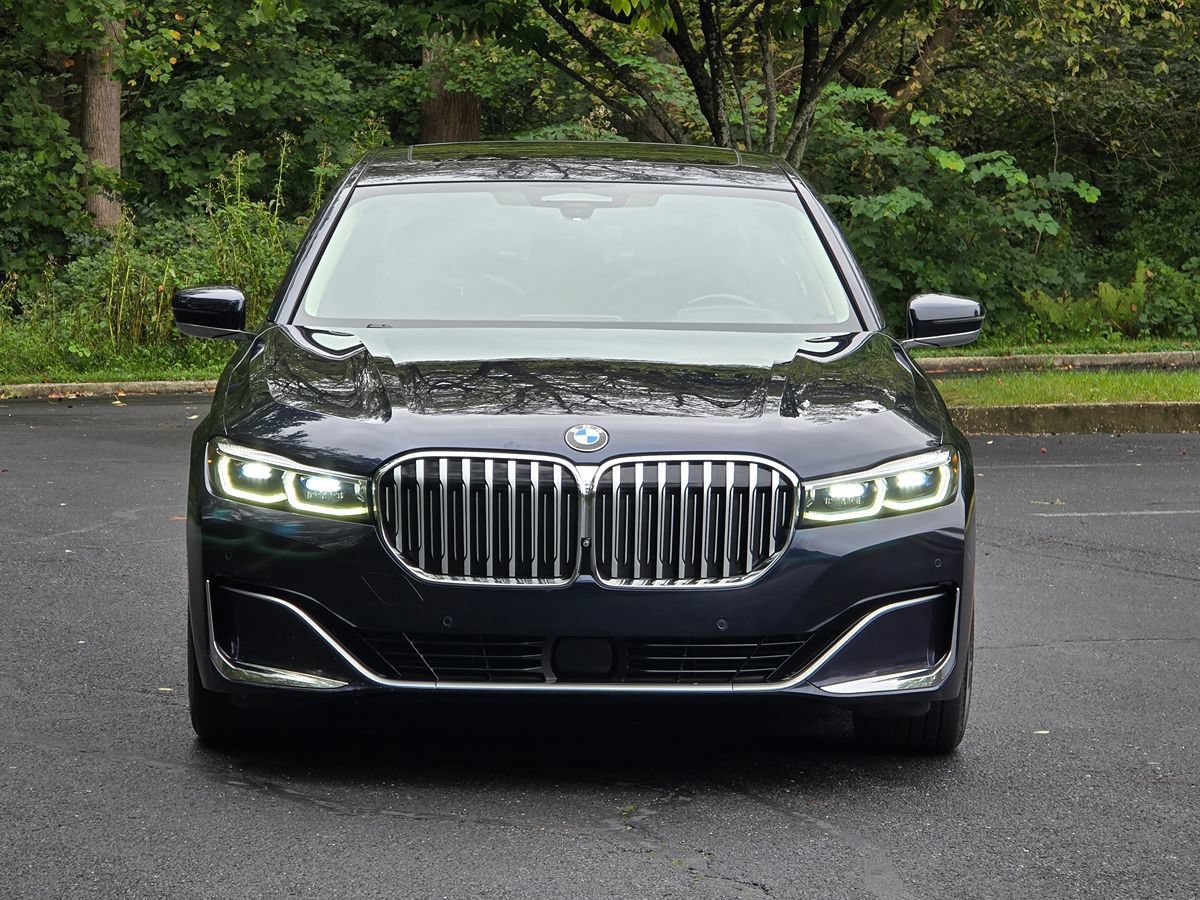 Used 2020 BMW 750i xDrive w/ Executive Package AWD/4WD image 9