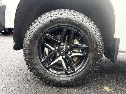 Used 2021 Chevrolet Silverado 1500 Custom Trail Boss w/ Realtree Special Edition image 5