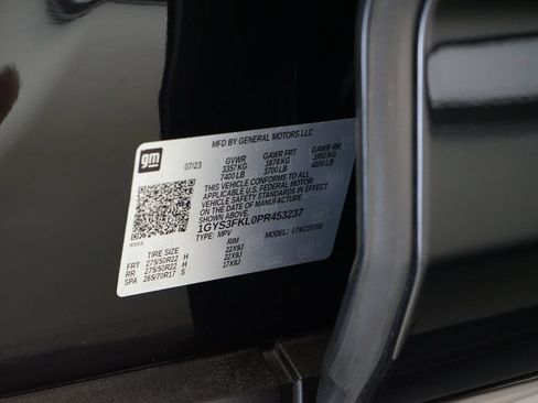 Used 2023 Cadillac Escalade Sport w/ LPO, ONYX Package RWD image 36