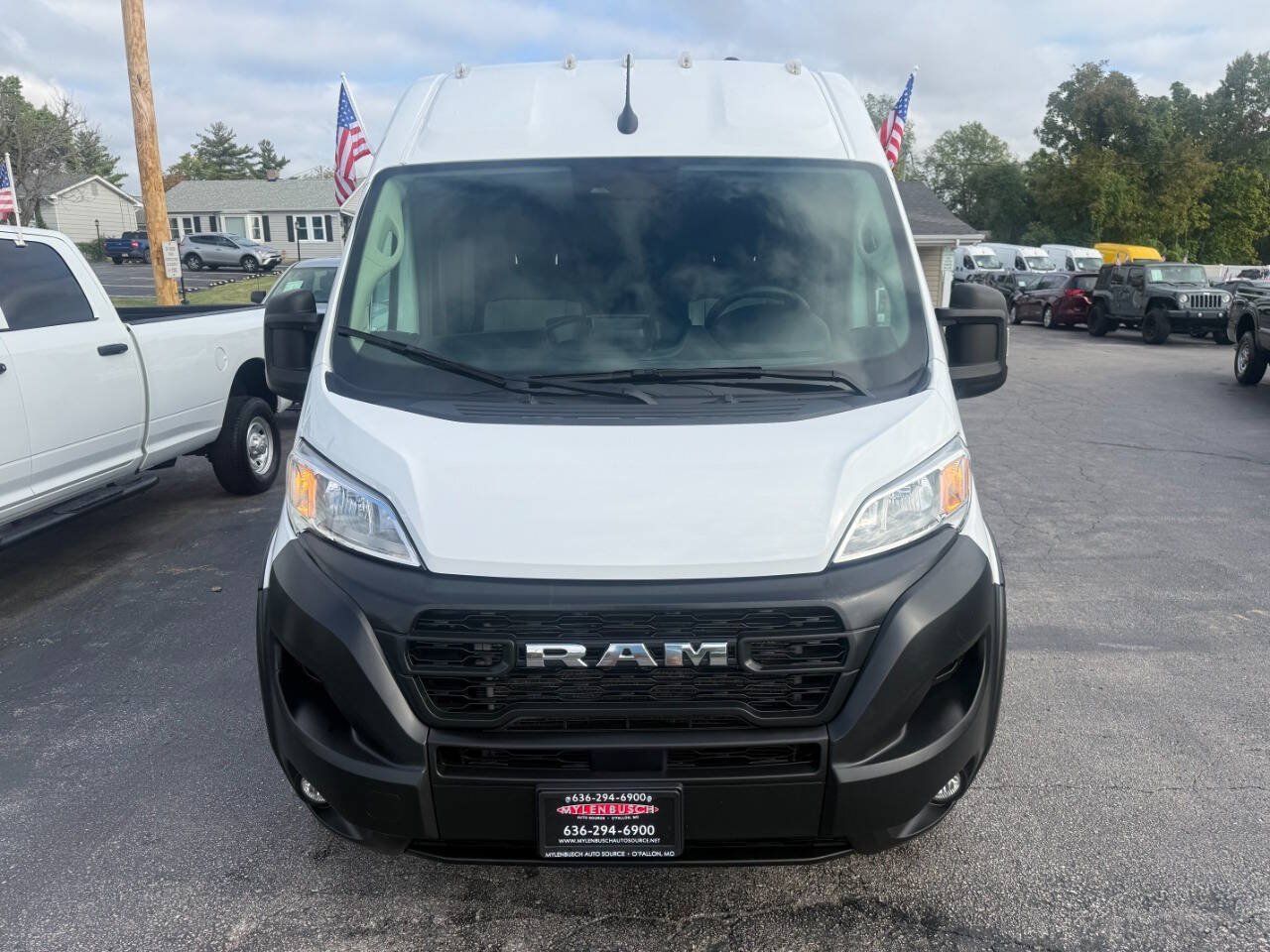 Used 2024 RAM ProMaster 2500 w/ Convenience Group FWD image 3