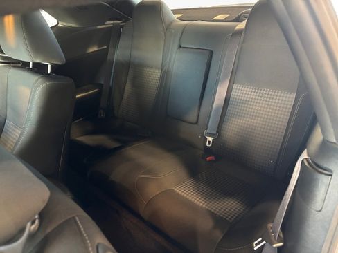 Used 2017 Dodge Challenger R/T image 12