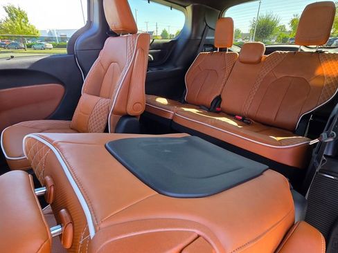 New 2026 Chrysler Pacifica Pinnacle image 21