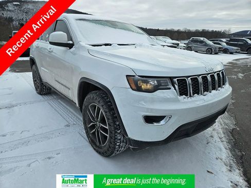 Certified 2018 Jeep Grand Cherokee Laredo image 1