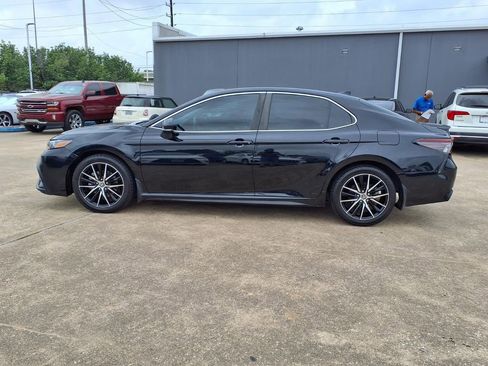 Used 2024 Toyota Camry SE FWD image 5