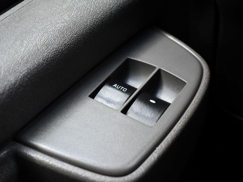 Used 2017 GMC Savana 4500 image 23