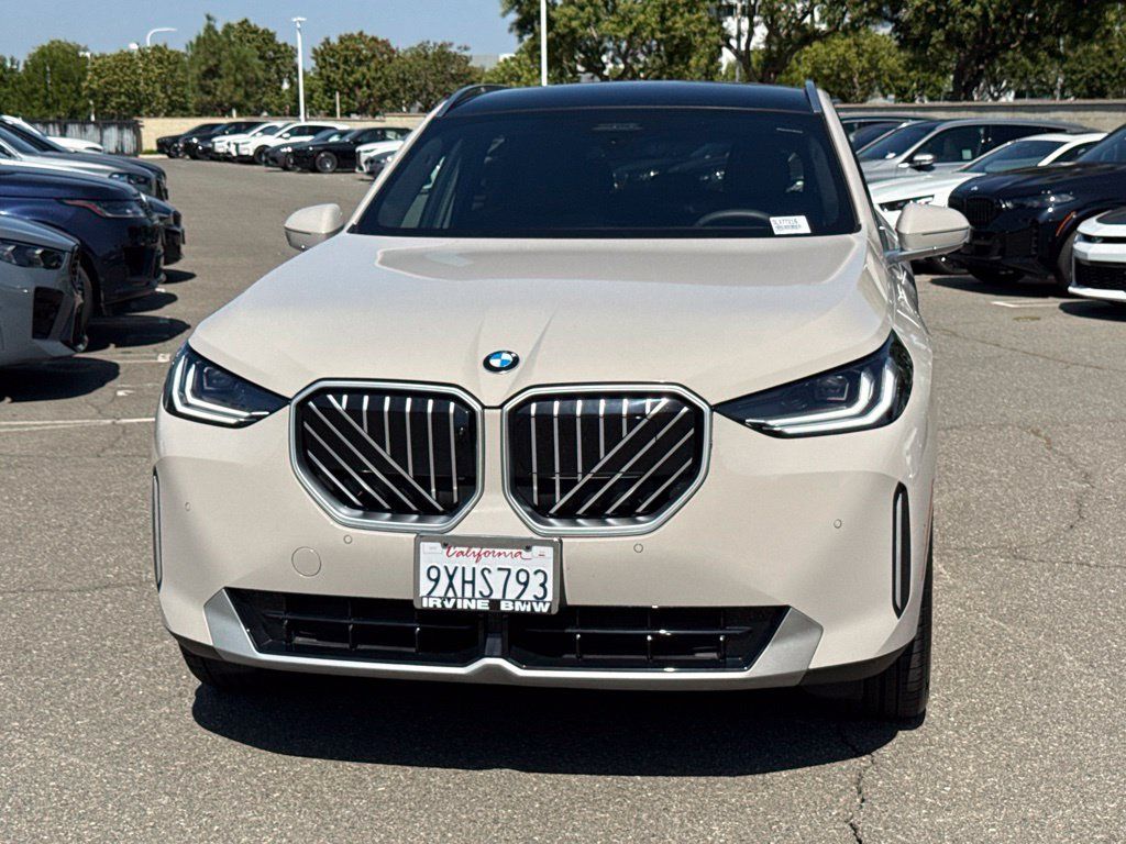 Used 2026 BMW X3 xDrive30i w/ Premium Package AWD/4WD image 3